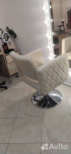 Парикмахерское кресло