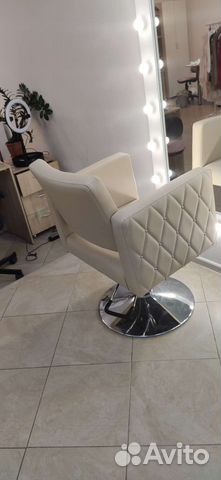 Парикмахерское кресло