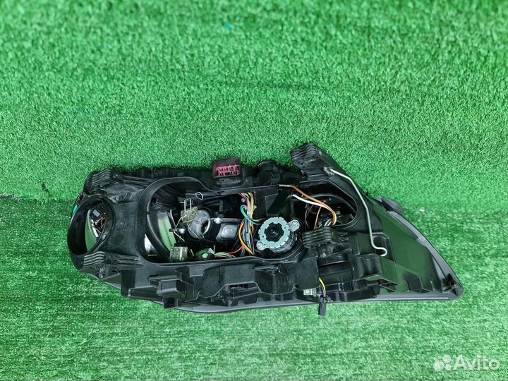 Фара левая Volvo XC70