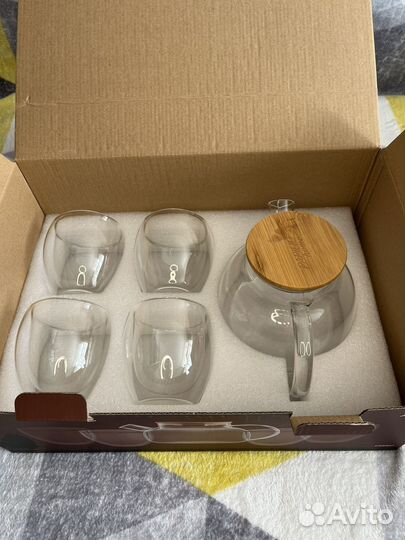 Подарочный набор чайник и 4 кружки