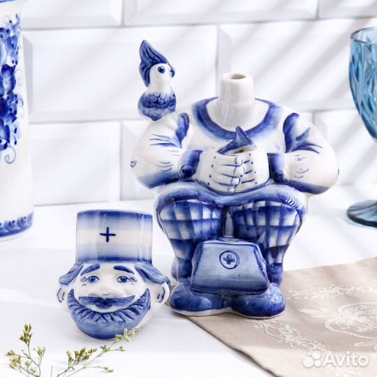 Штоф 'Айболит', 1 л, 21 см, гжель