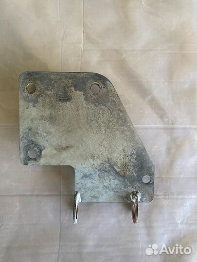 504231 Кронштейн левый Geringhoff