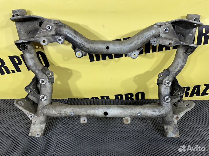 Подрамник передний