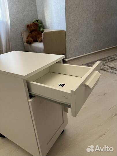 Тумба прикроватная на колесиках икеа бримнэс