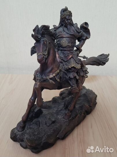 Бронзовая статуэтка 