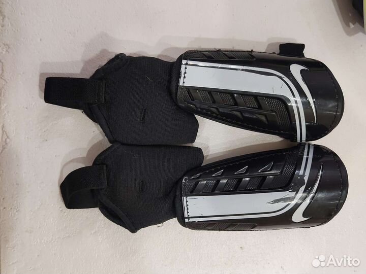 Щитки футбольные детские nike
