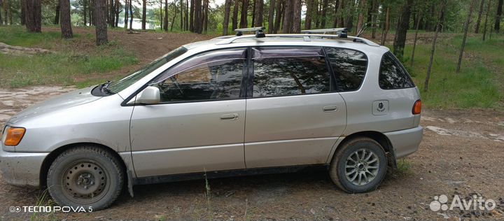 Toyota Ipsum 2.0 AT, 1998, 493 537 км