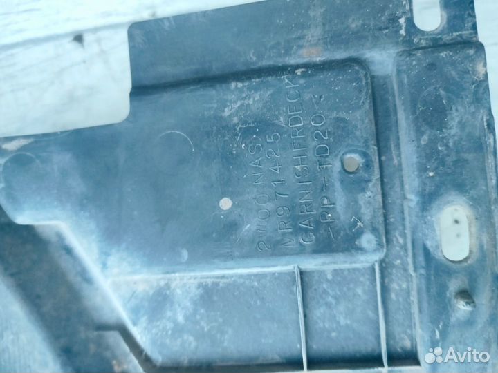 Жабо Mitsubishi Outlander, I 2004