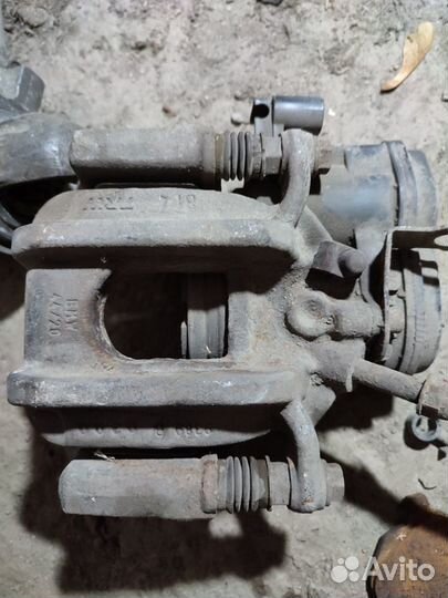 Bmw F10 суппорт задний левый