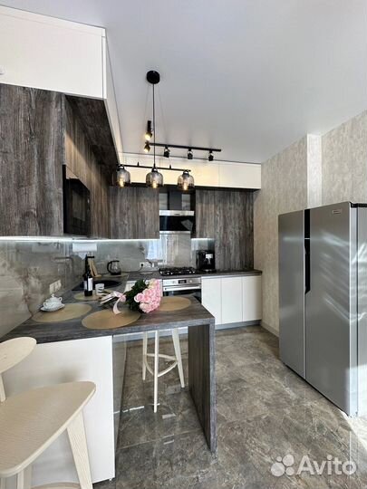 Кухня под потолок из мдф на заказ в Омске