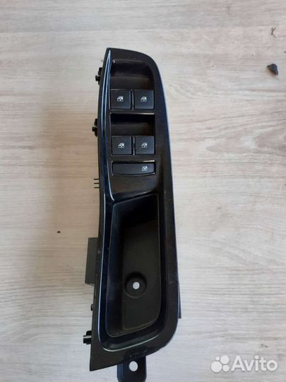 Блок кнопок стеклоподъемника Chevrolet orlando