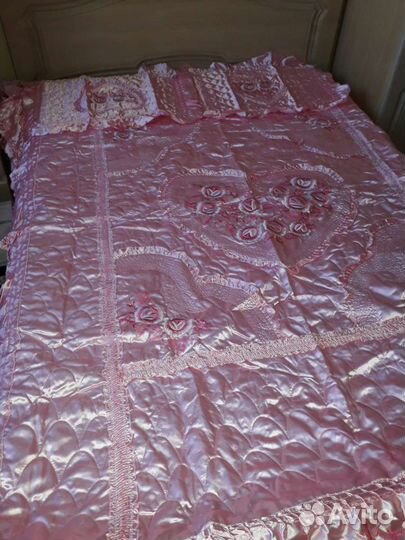 Покрывало и две наволочки новые