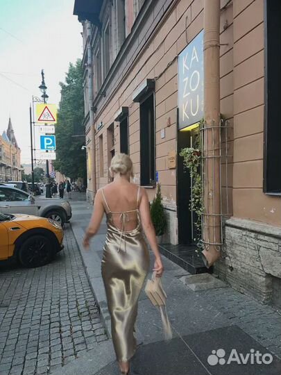 Золотое платье