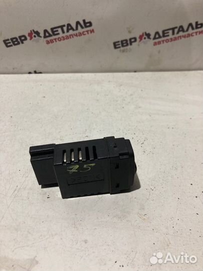 Кнопка освещения панели приборов Mitsubishi Lancer