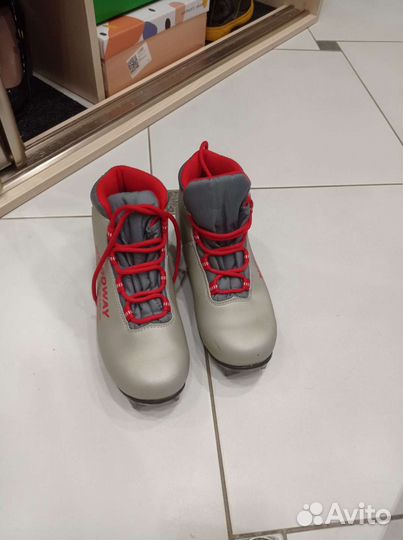 Лыжные ботинки