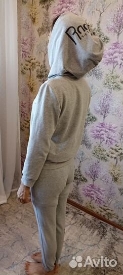 Спортивный костюм женский