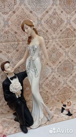 Статуэтки молодожёны, девочка с собакой
