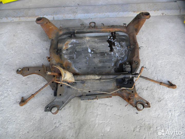 Подрамник передний Freelander 2 фрилендер. 2008 г