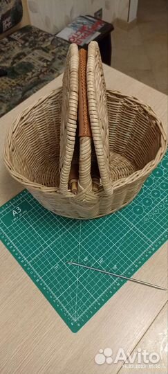 Пикниковая корзина из бумажной лозы