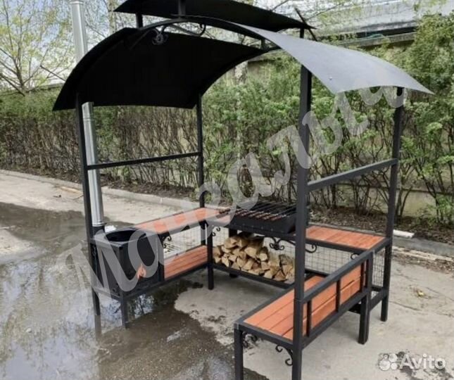 Мангал с крышей