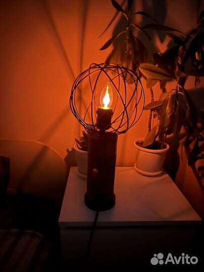 Светильник настольный