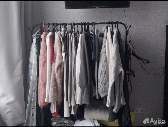 Вешалка для одежды напольная железная