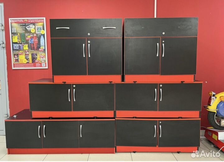 Тумба витрина