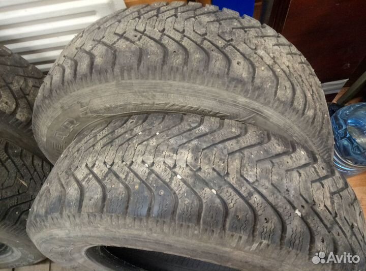 Goodyear UltraGrip 500 235/70 R17 111T
