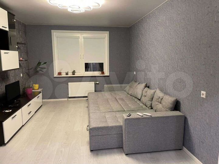 1-к. квартира, 42 м², 1/4 эт.