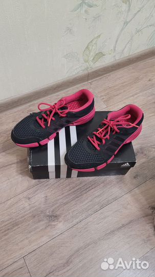 Кроссовки adidas