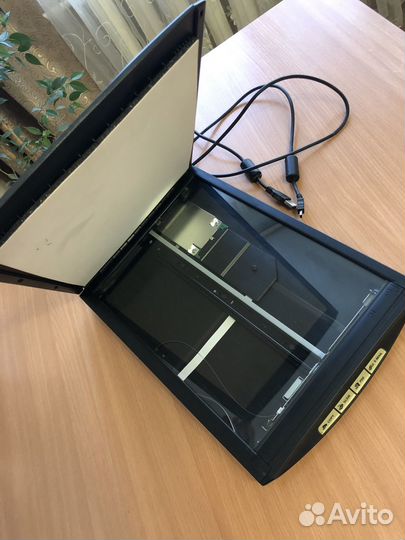 Сканер Canon lide 100