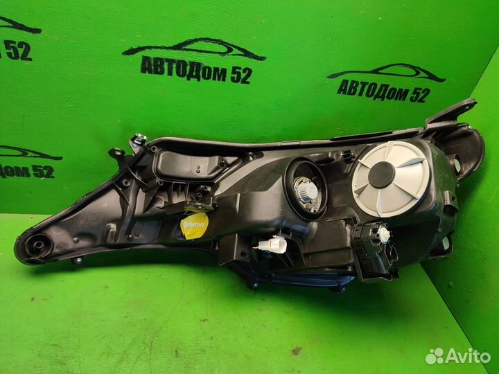 Фара правая Toyota Rav 4 40 2013-2015