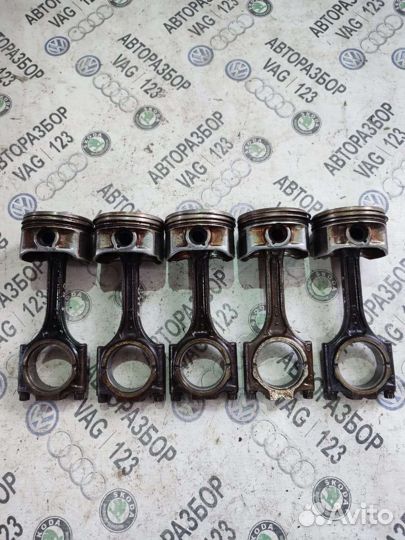 Поршень Volvo S40 2.5