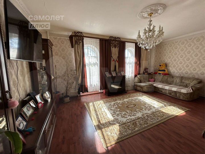 4-к. апартаменты, 132 м², 2/2 эт.