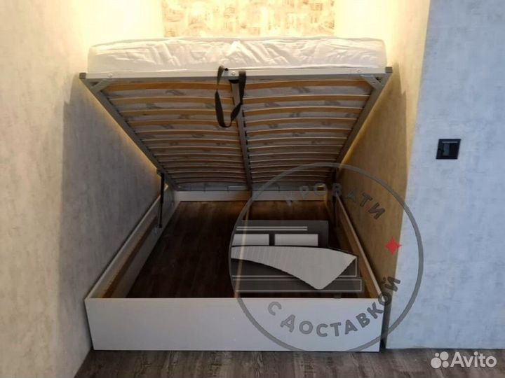 Кровать полутороспальная с подъемным механизмом