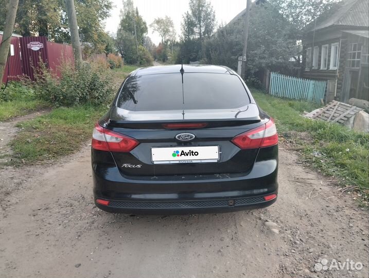 Ford Focus 1.6 МТ, 2012, битый, 262 000 км