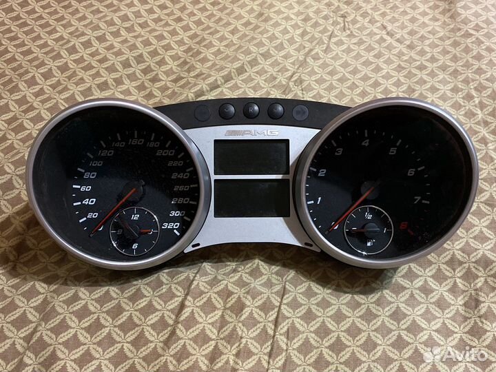 Приборка Мерседес мл 164 6.3 Амг