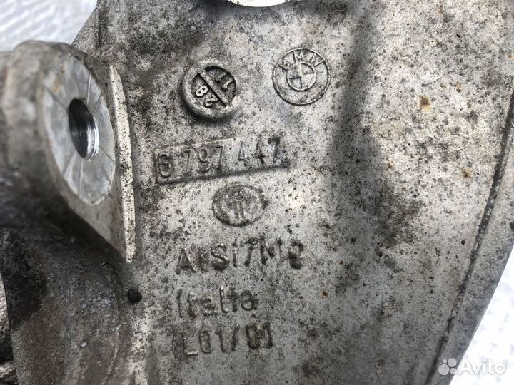 Кулак задний левый BMW 7 F01 F02 08-12