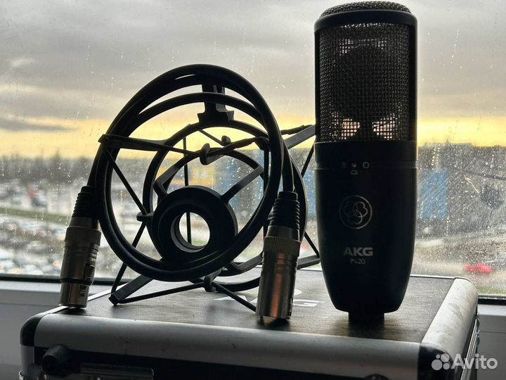 Студийный микрофон AKG P420