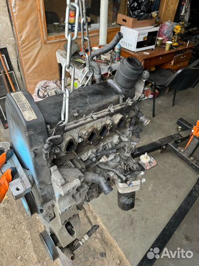 Двигатель 1.6 8v AUR для Фольксваген Поло Классик