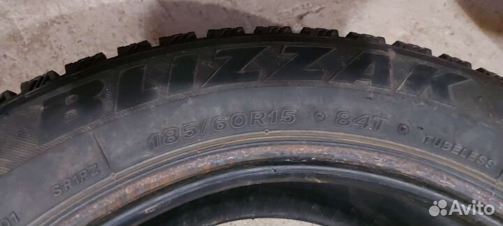 Bridgestone Blizzak Spike-01 185/60 R15