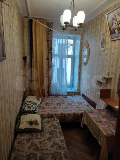 Комната 10 м² в 5-к., 3/5 эт.