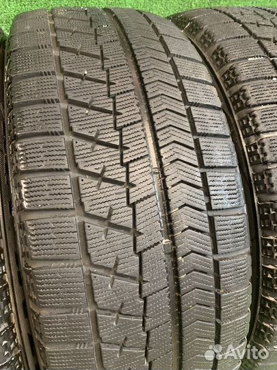 Bridgestone Blizzak VRX 215/55 R17