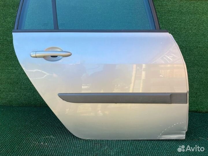 Дверь задняя правая Renault Megane