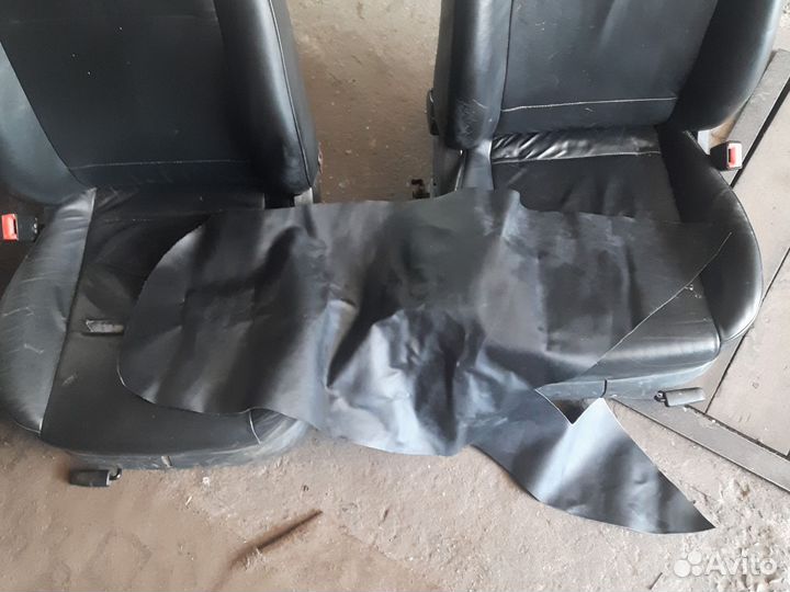 Кожаные сиденья Октавия тур