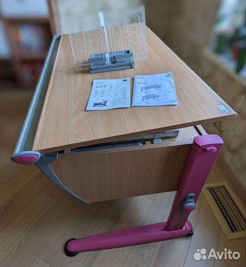 Детский письменный стол Moll Runner