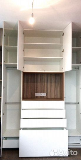 Рабочая зона у окна