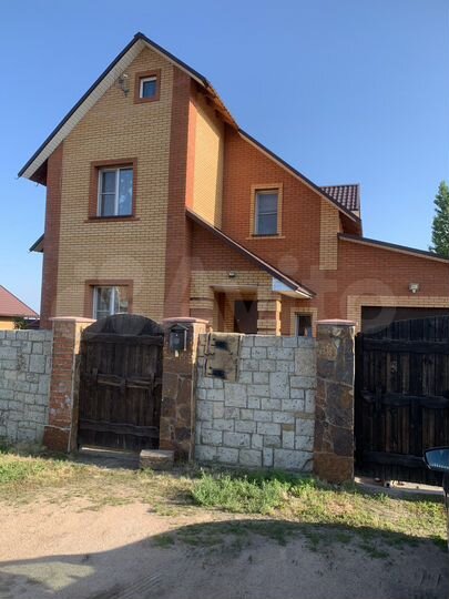 Дом 175 м² на участке 15 сот.