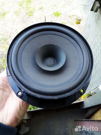 Штатные динамики VW Polo sedan