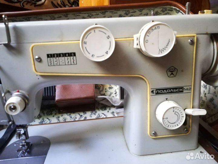 Швейная машина Подольск 142